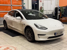 Tesla Model 3 vaihtoauto