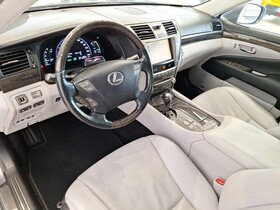 Lexus LS vaihtoauto
