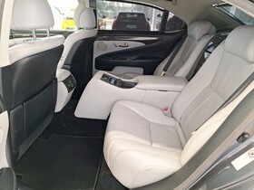 Lexus LS vaihtoauto
