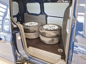 Ford Transit Connect vaihtoauto