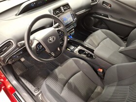 Toyota Prius Plug-in vaihtoauto