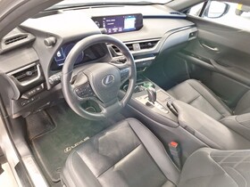 Lexus UX vaihtoauto