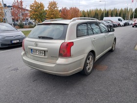 Toyota Avensis vaihtoauto