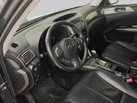 Subaru Forester vaihtoauto