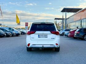 Mitsubishi Outlander PHEV vaihtoauto