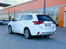 Mitsubishi Outlander PHEV vaihtoauto