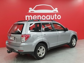 Subaru Forester vaihtoauto