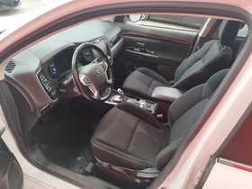 Mitsubishi Outlander PHEV vaihtoauto