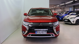 Mitsubishi Outlander PHEV vaihtoauto