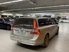 Volvo V70 vaihtoauto