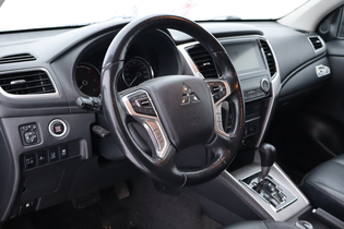 Mitsubishi L200 vaihtoauto