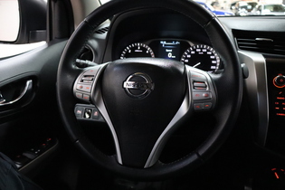 Nissan Navara vaihtoauto