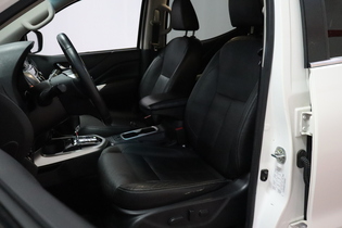 Nissan Navara vaihtoauto