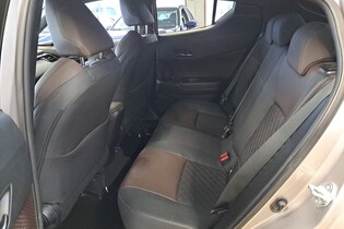 Toyota C-HR vaihtoauto