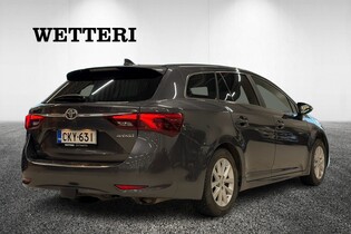 Toyota Avensis vaihtoauto