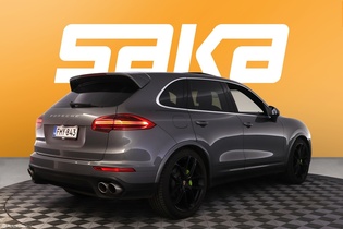 Porsche Cayenne vaihtoauto
