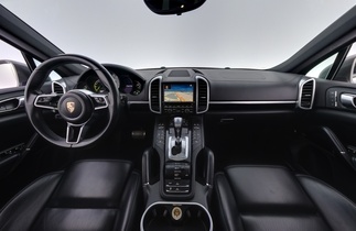 Porsche Cayenne vaihtoauto