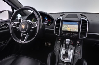 Porsche Cayenne vaihtoauto