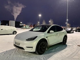 Tesla Model Y vaihtoauto