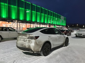 Tesla Model Y vaihtoauto