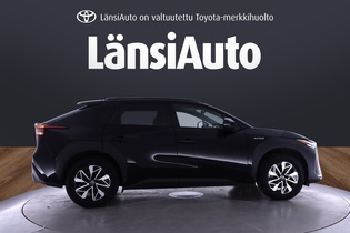 Toyota bZ4X vaihtoauto