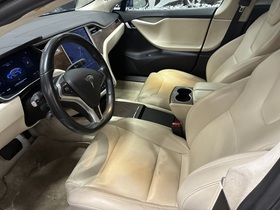 Tesla Model S vaihtoauto