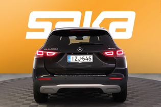 Mercedes-Benz GLA vaihtoauto