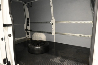 Nissan NV400 vaihtoauto