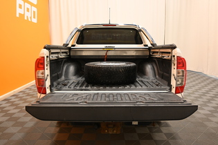 Nissan Navara vaihtoauto