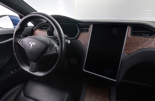 Tesla Model S vaihtoauto