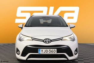 Toyota Avensis vaihtoauto