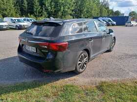 Toyota Avensis vaihtoauto