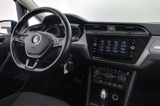 Volkswagen Touran vaihtoauto