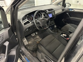 Volkswagen Touran vaihtoauto