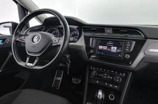 Volkswagen Touran vaihtoauto