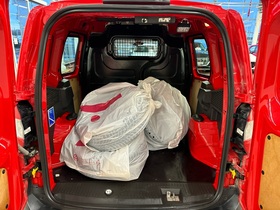 Ford Transit Courier vaihtoauto