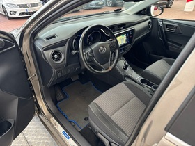 Toyota Auris vaihtoauto