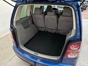 Volkswagen Touran vaihtoauto