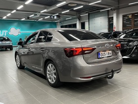 Toyota Avensis vaihtoauto