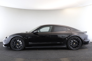 Porsche Taycan vaihtoauto