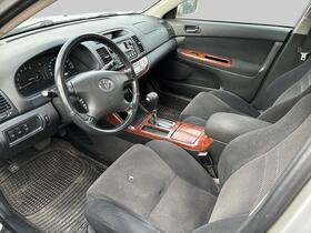 Toyota Camry vaihtoauto