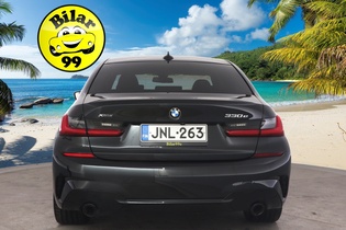BMW 330 vaihtoauto