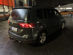 Volkswagen Touran vaihtoauto
