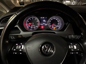 Volkswagen Touran vaihtoauto