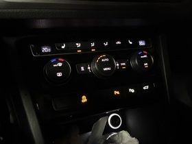 Volkswagen Touran vaihtoauto