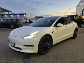 Tesla Model 3 vaihtoauto