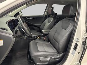 Kia Niro plug-in vaihtoauto