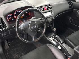 Honda Accord vaihtoauto