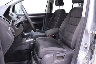 Volkswagen Touran vaihtoauto