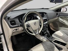 Volvo V40 Cross Country vaihtoauto